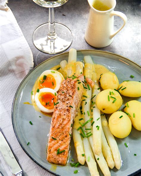 witte asperges met zalm uit de oven
